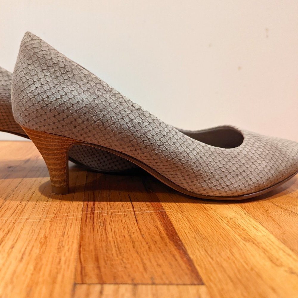 Clarks grey snakeskin pumps